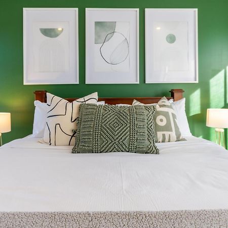 Gorgeous In Green - 2 Bed Central Oasis W/King Bed Christchurch Luaran gambar
