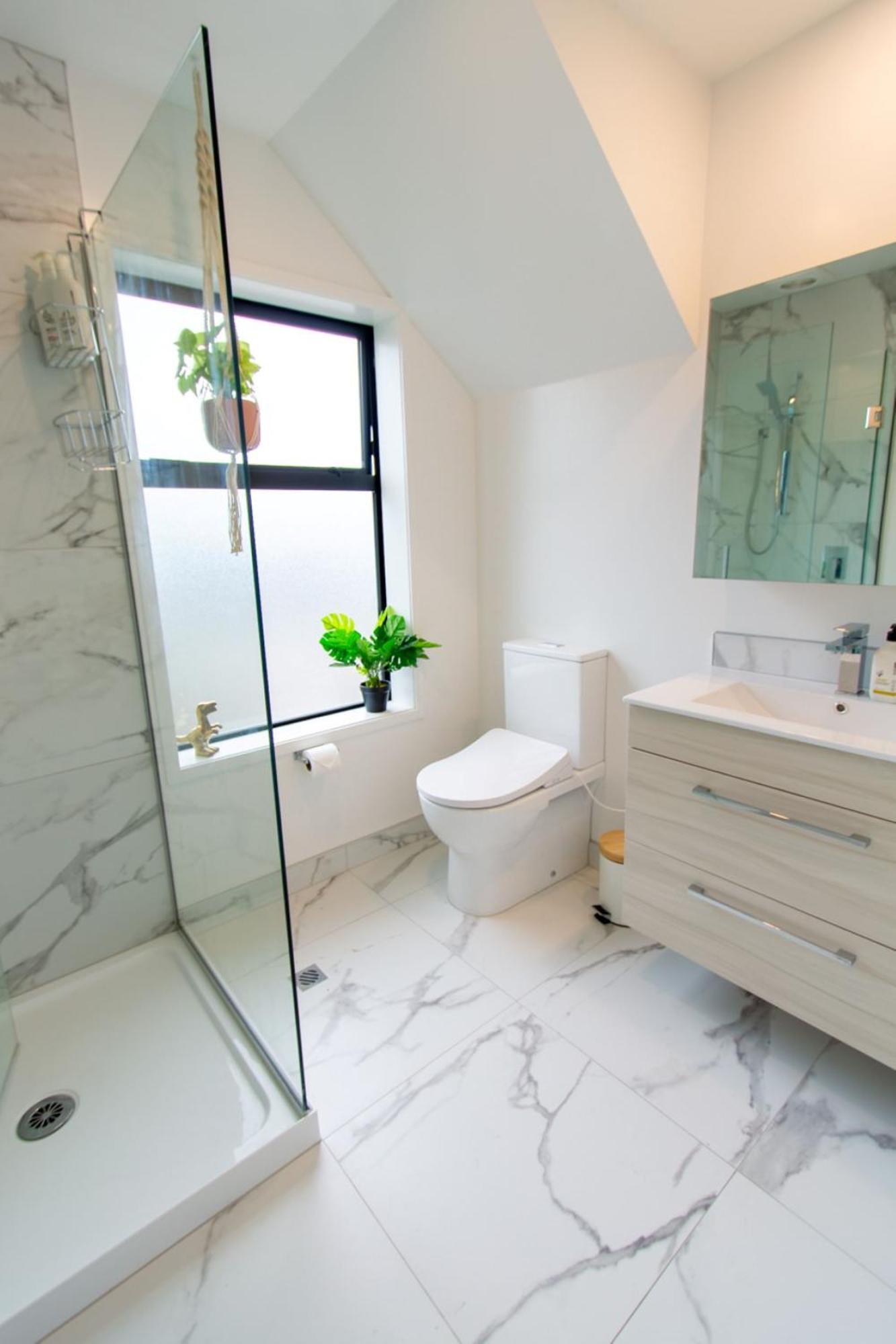 Gorgeous In Green - 2 Bed Central Oasis W/King Bed Christchurch Luaran gambar
