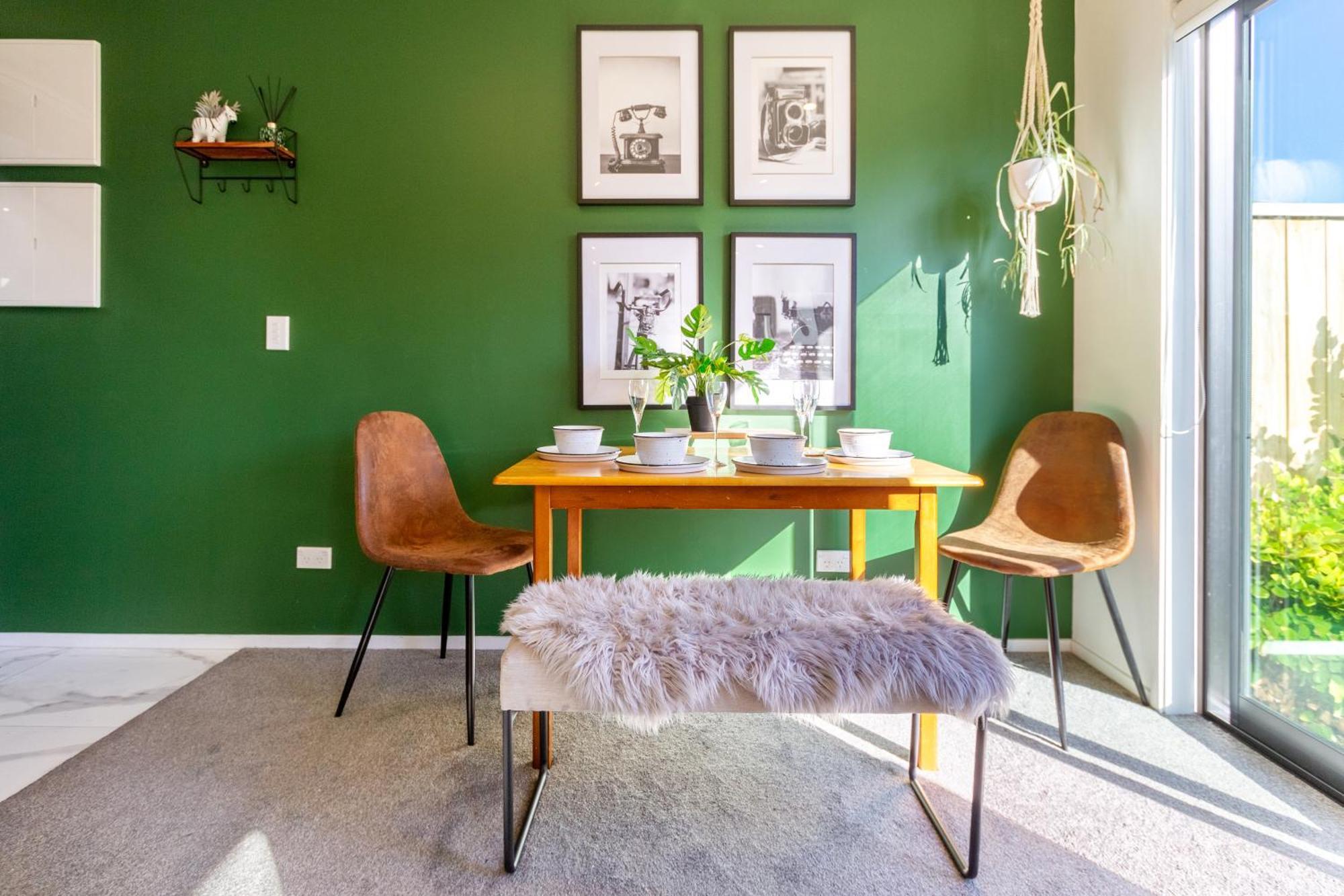 Gorgeous In Green - 2 Bed Central Oasis W/King Bed Christchurch Luaran gambar